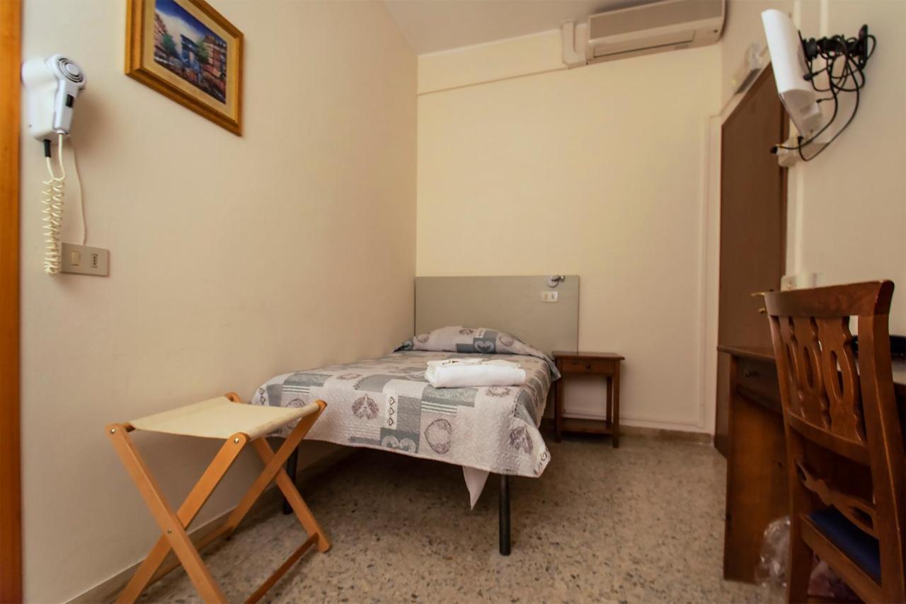 Hotel Sabatino Фоллоніка Екстер'єр фото