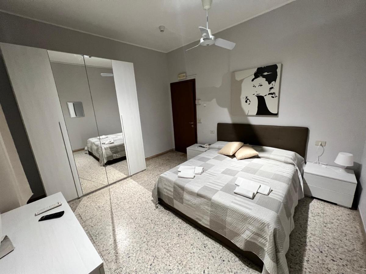 Hotel Sabatino Фоллоніка Екстер'єр фото