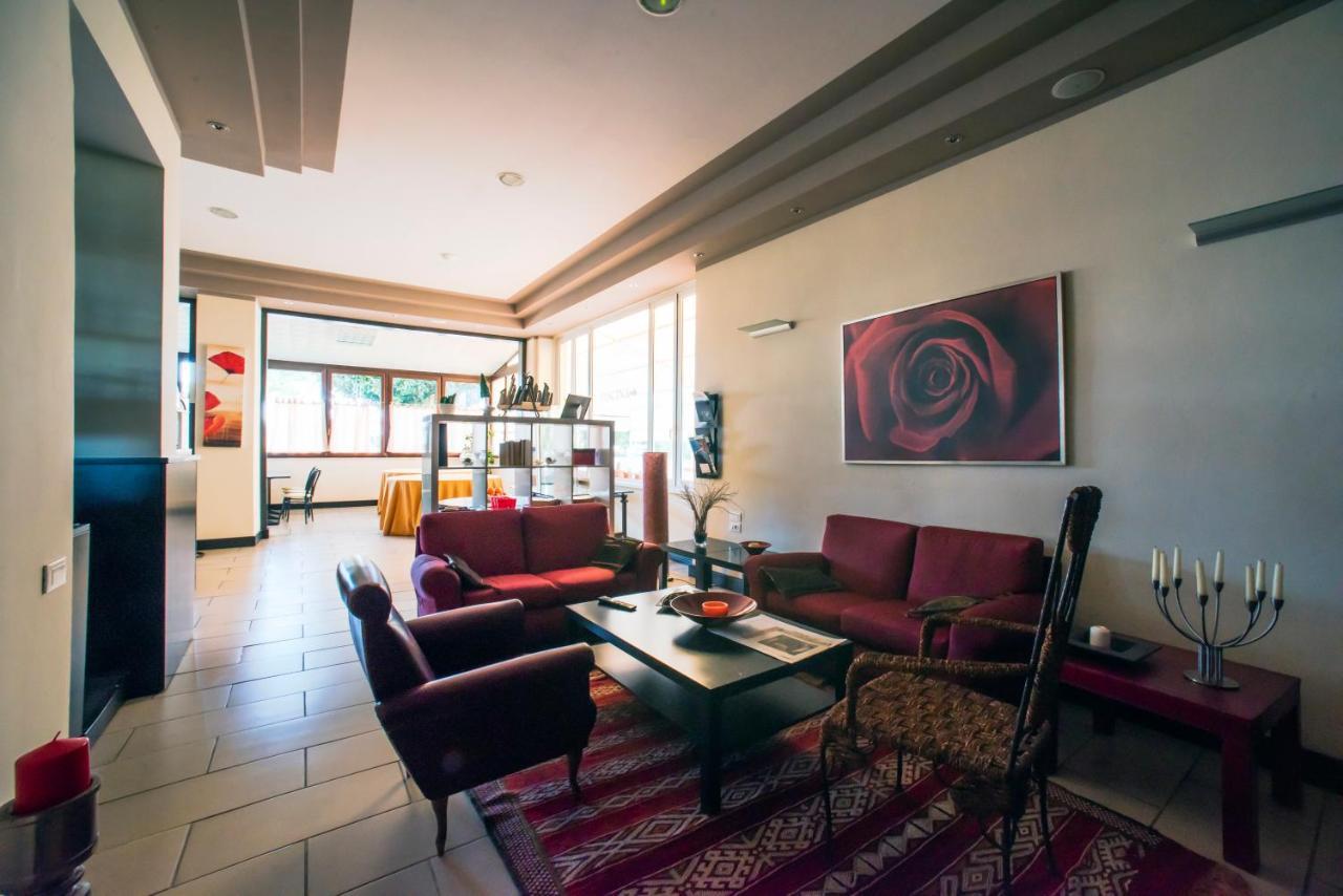 Hotel Sabatino Фоллоніка Екстер'єр фото